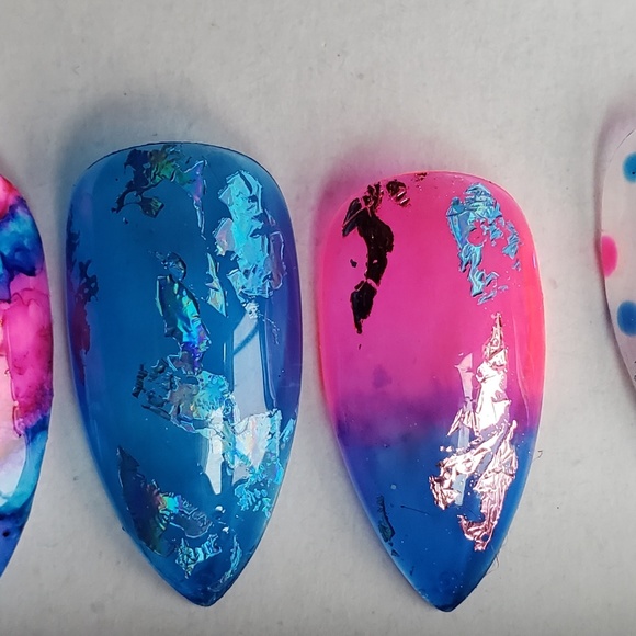 "Oceana" Reusable Press On Nails - Picture 5 of 7